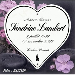 Fabrication artisanale d'un Coeur funeraire en email blanc personnalisé police Kastler