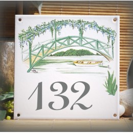 Numéro de rue émaillé décor petit pont 15x15cm