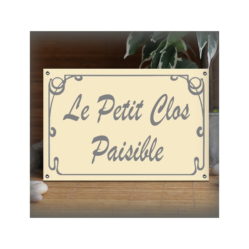 Plaque 30x20cm émail ivoire personnalisée filet anglais police Brush