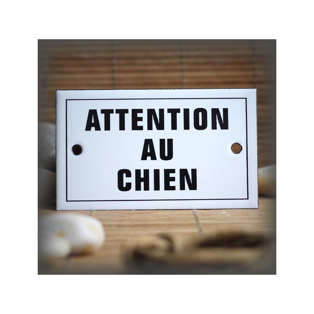 Enamel plate "Attention au chien" with border