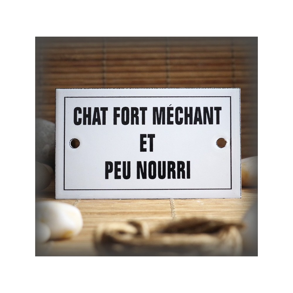 Plaque émaillée 10x6cm "Chat Fort Méchant et peu Nourri" avec filet