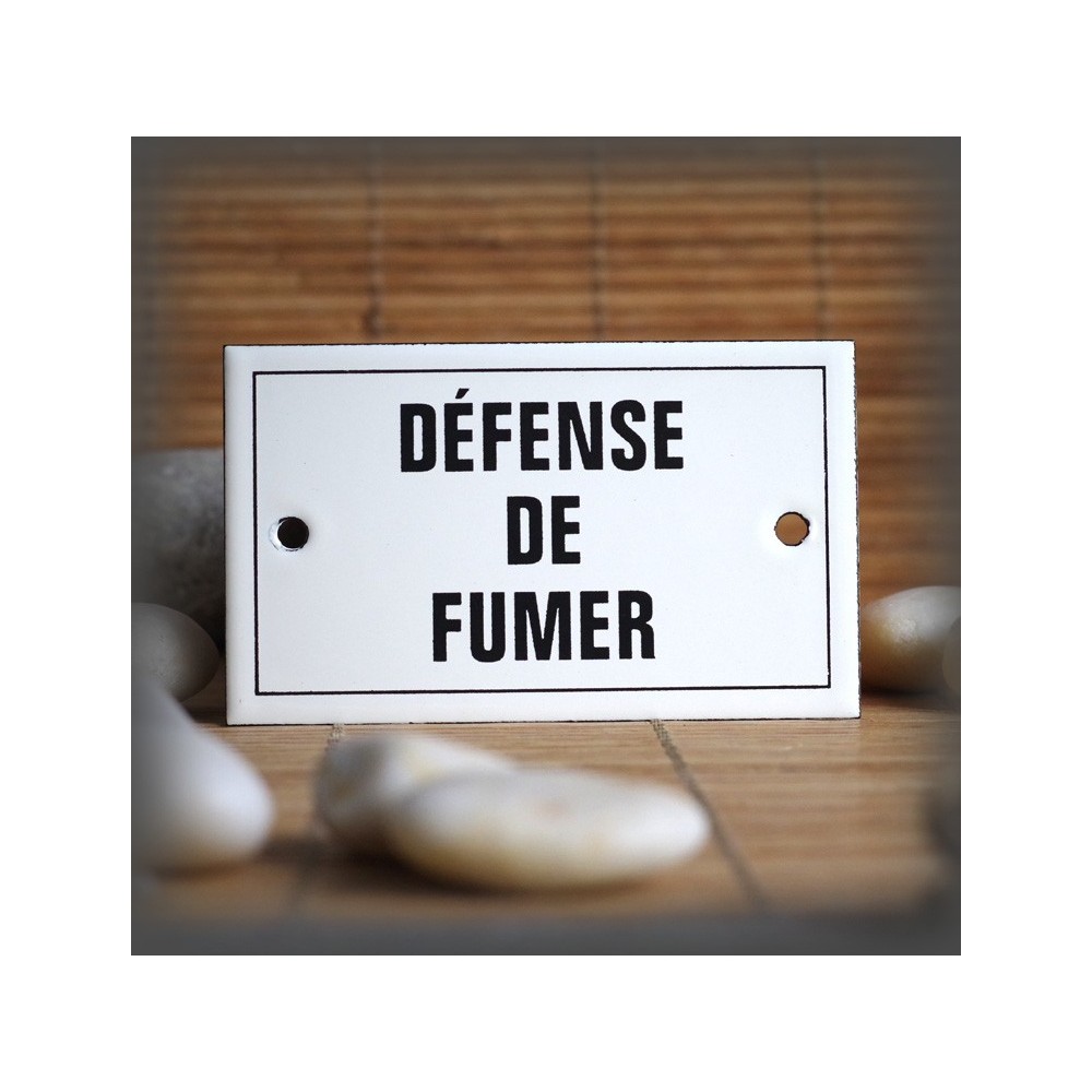 Enamel plate "Défense de Fumer" with border