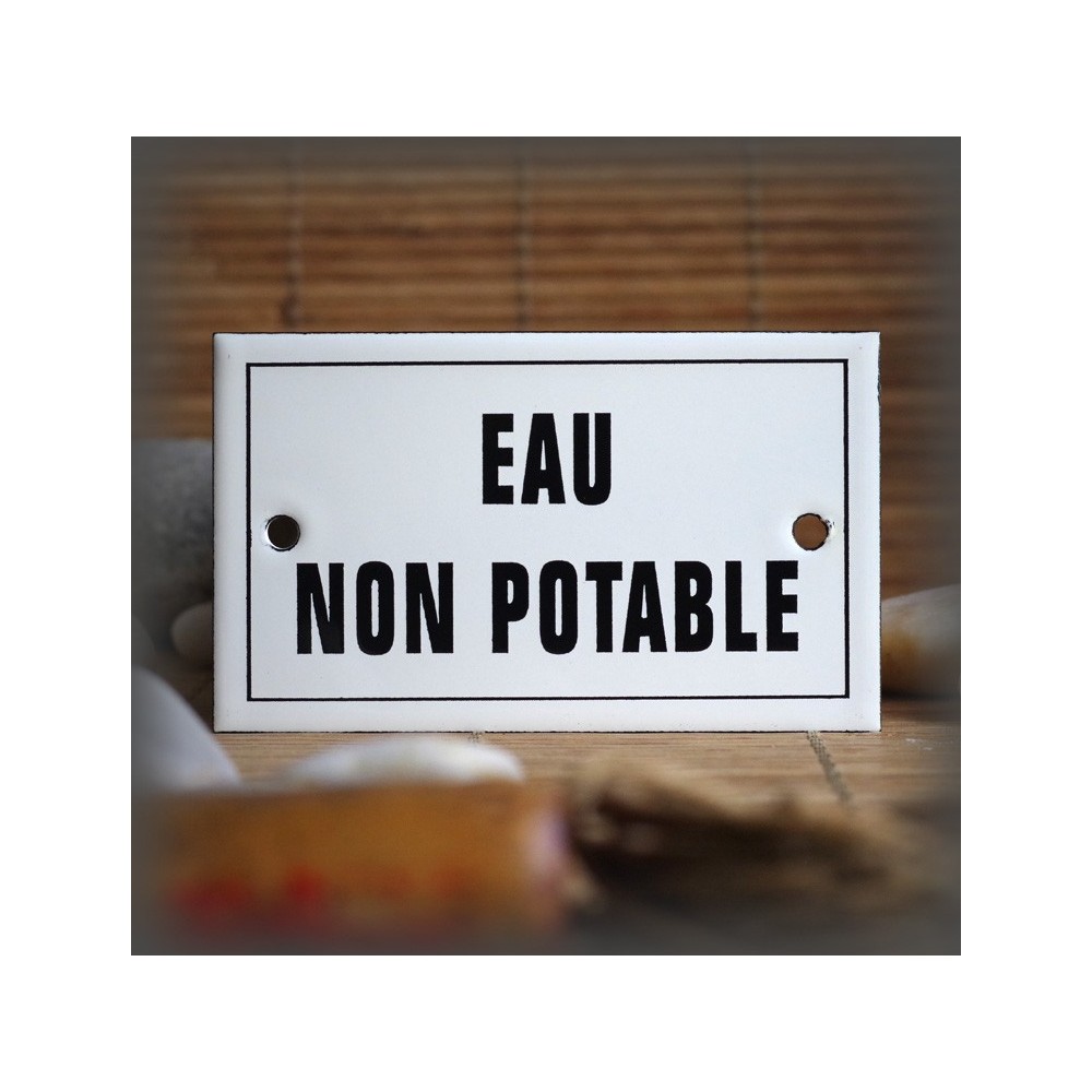 Enamel plate "Eau non potable" with border