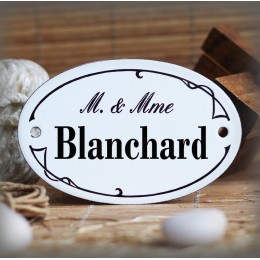 Plaque ovale blanc "M & Mme" + votre Nom