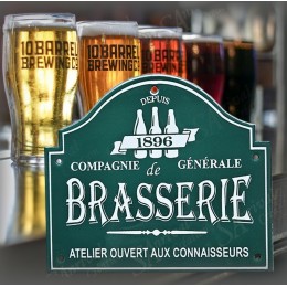 Un air de brasserie parisienne : la plaque publicitaire vintage pour votre demeure.